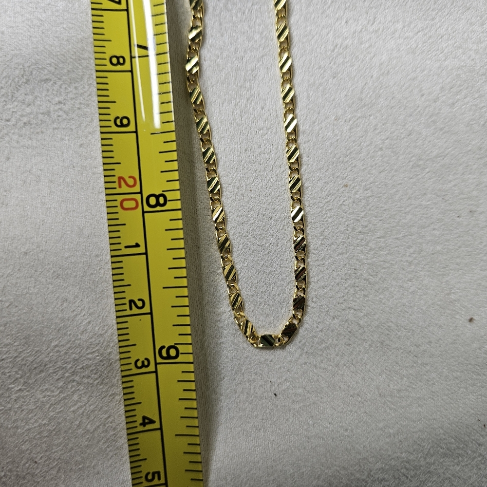 ✨️14k Gold Embossed Tile Chain - Picture 10 of 10